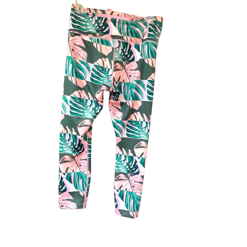 Nike Dri-Fit Women’s size Medium leggings/Yoga pants/floral/athletic wear